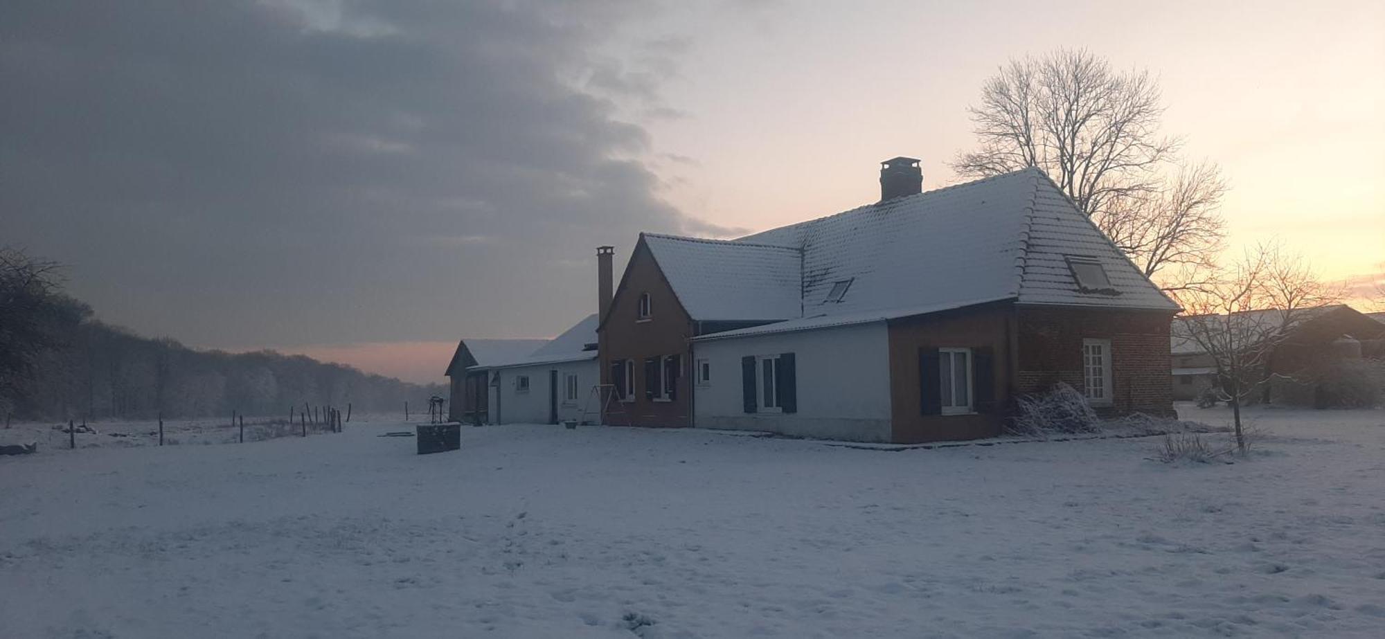 Le Thuit - F2 Plain Pied Tout Equipe A La Ferme Charleval  Екстериор снимка